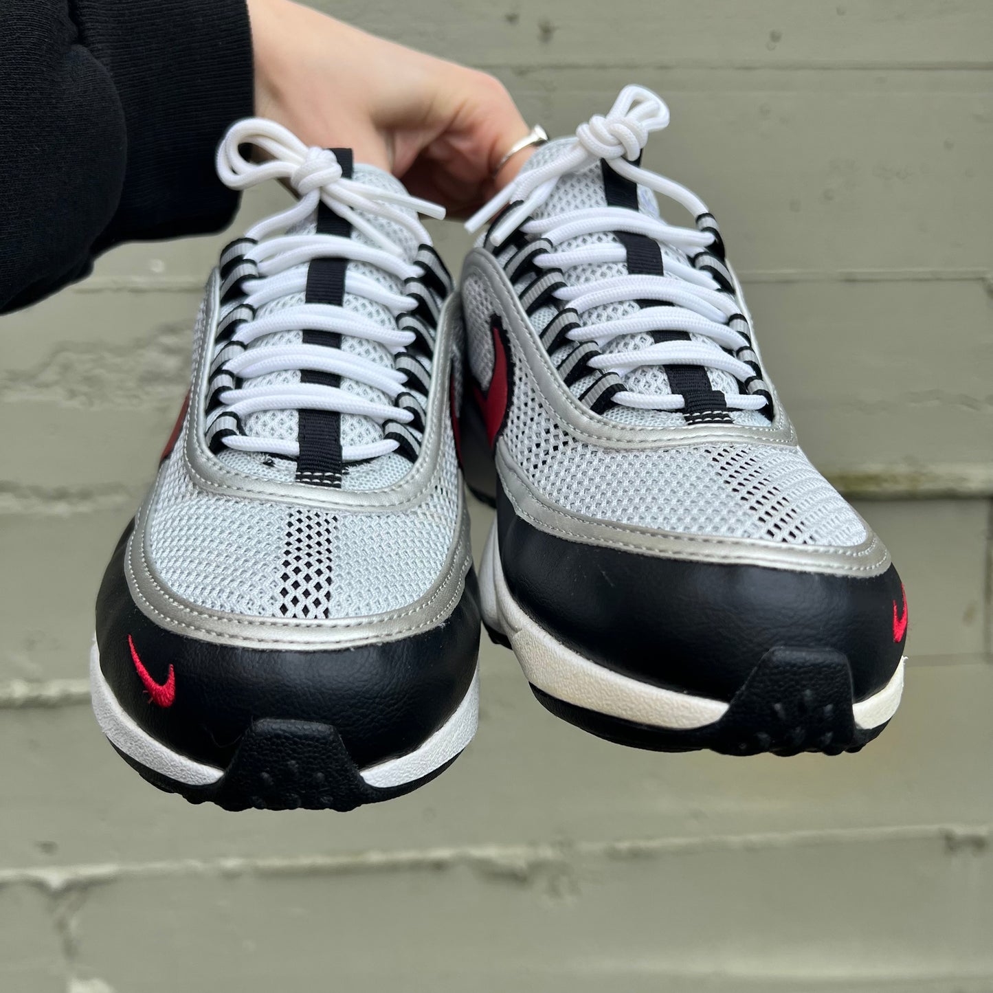 *Pre-Owned*2016 Women's Nike Air Zoom Spiridon "Silver Red' - Size 7.5W/6M - 905221-002