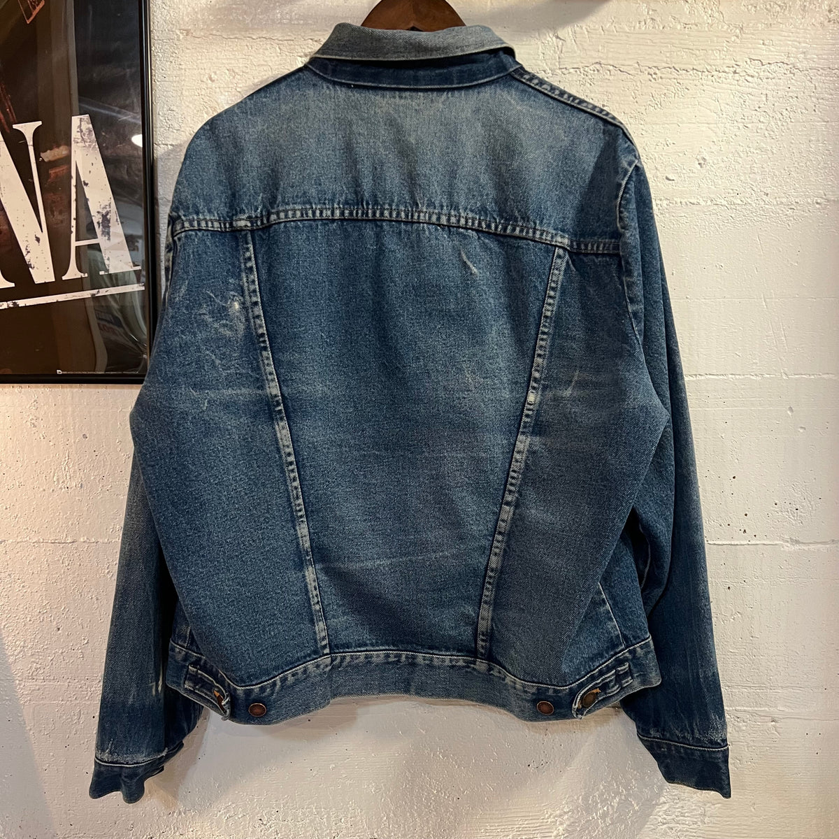 Vintage 70’s Faded/Distressed Rustler Button Up Denim Jacket - Size XL - Medium Wash
