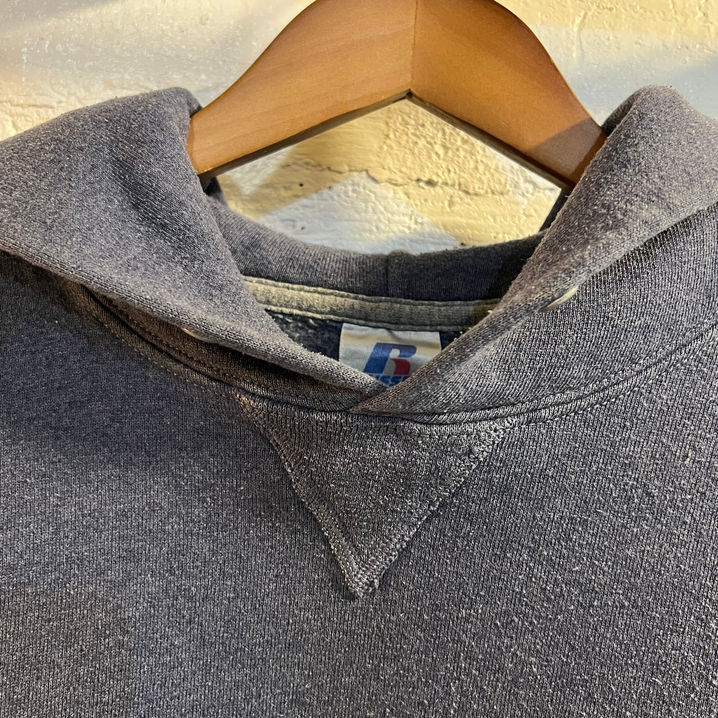 Vintage Y2K Russell Athletic Blank Distressed Pullover Hoodie - Size Large - Charcoal Grey