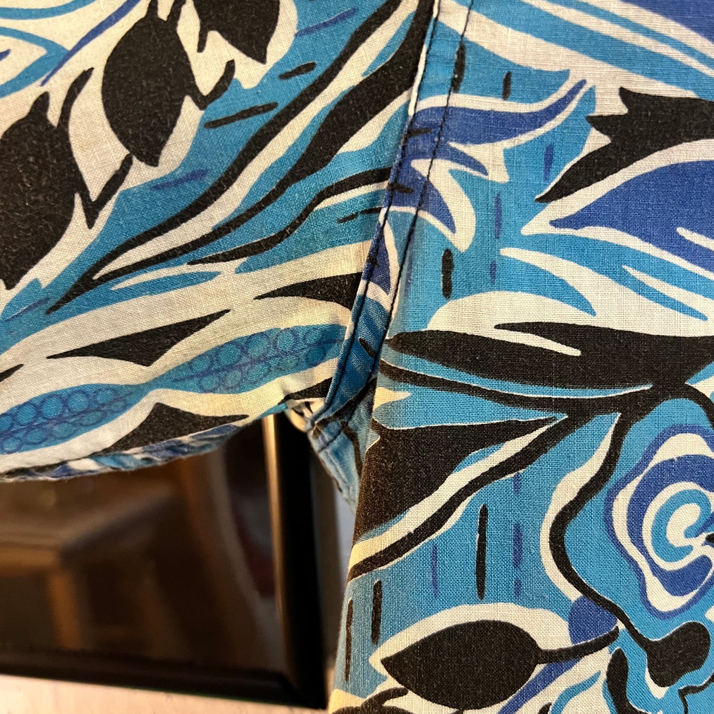Vintage 1940's Kamehameha Loop Collar Aloha Shirt - Made In Hawaii - Size Small - Blue/Multicolor