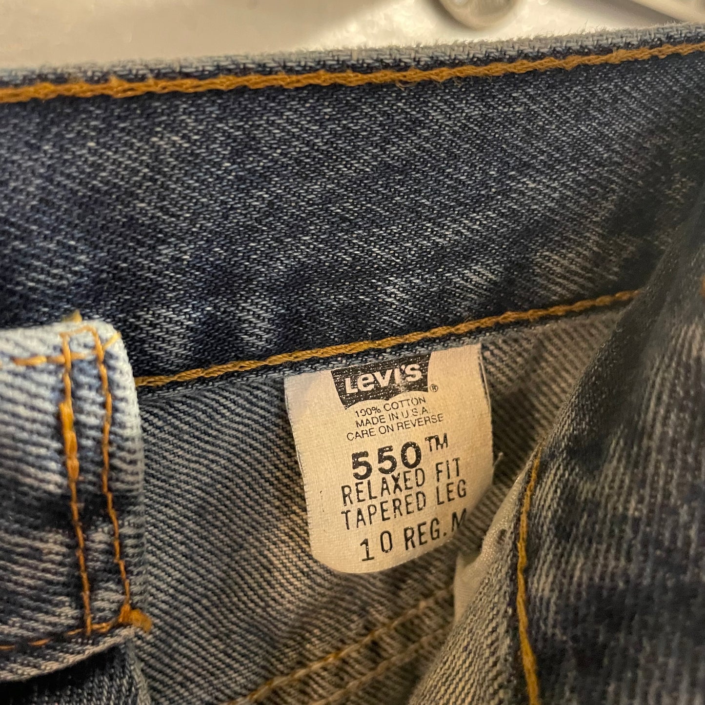 Vintage 90's Levi's 550 Relaxed Fit Denim Jeans - Size 10 Reg. M (28) - Made In USA - Mid Wash Denim