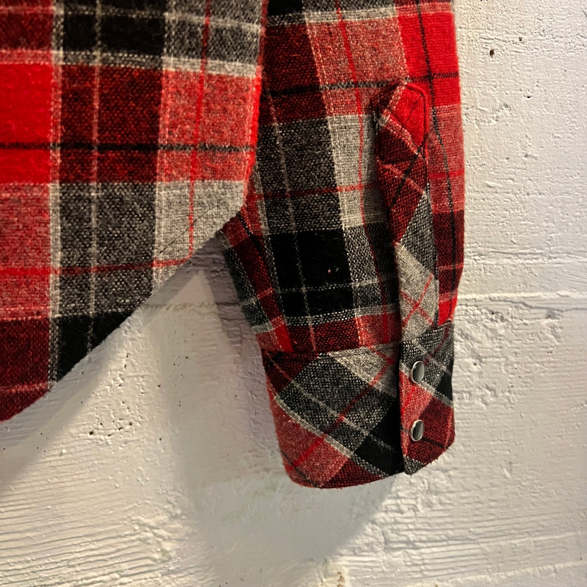 Vintage Hand Made Pearl Snap Southwestern Wool Plaid Flannel - Size Large - Red/Grey/White/Black