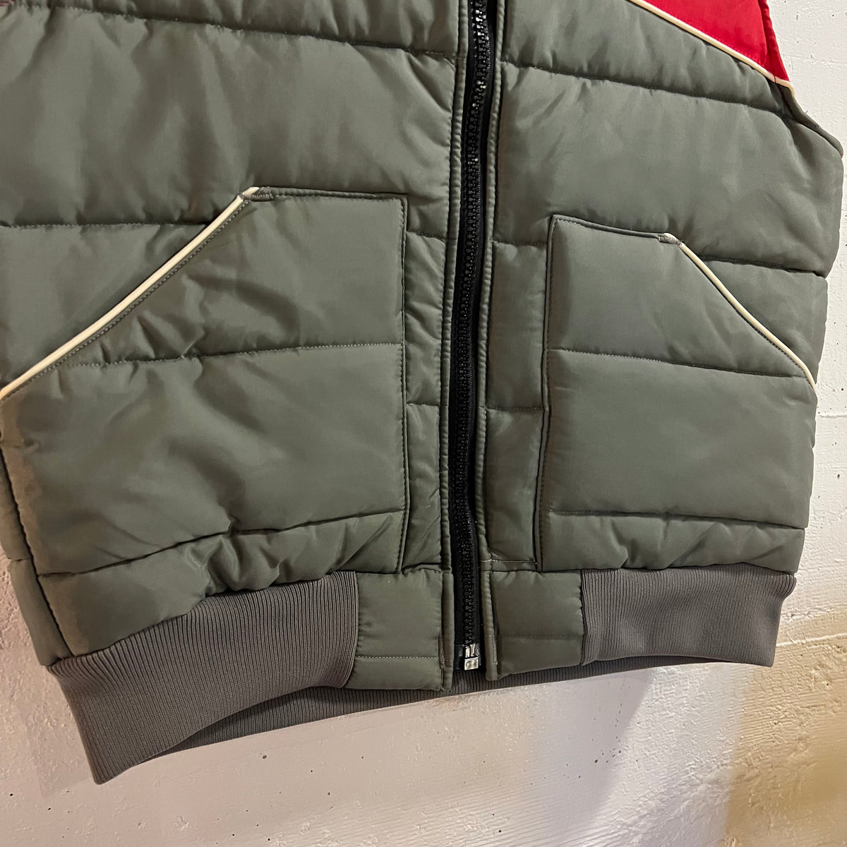 Vintage Union Made Polaris Winterwear Insulated Nylon Vest - Size Medium - Union Made In USA - Red/Gray
