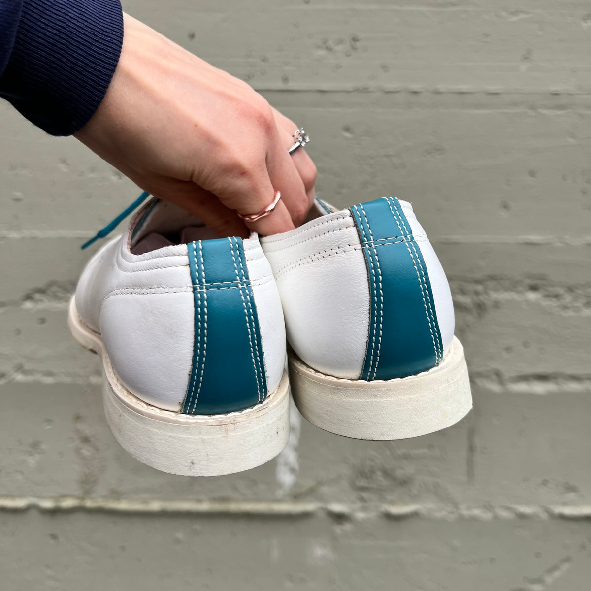 Vintage Linds 2-Tone Leather Lace Up Bowling Shoes - Size 6.5W/5M - Made In USA - Blue/White