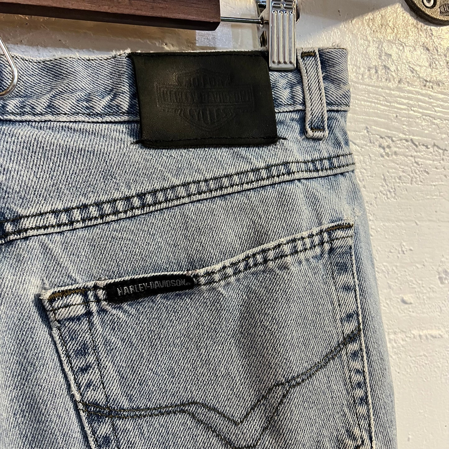 Vintage Harley Davidson Traditional Cut Off Denim Shorts - Size 33 - Light Wash
