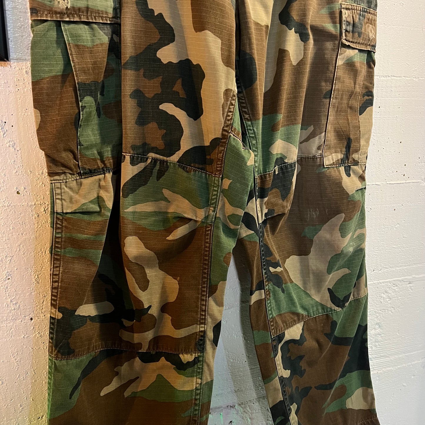 Vintage 80's U.S. Army Woodland Camo Combat Hot Weather Pants - Size Large (35") - Made In USA
