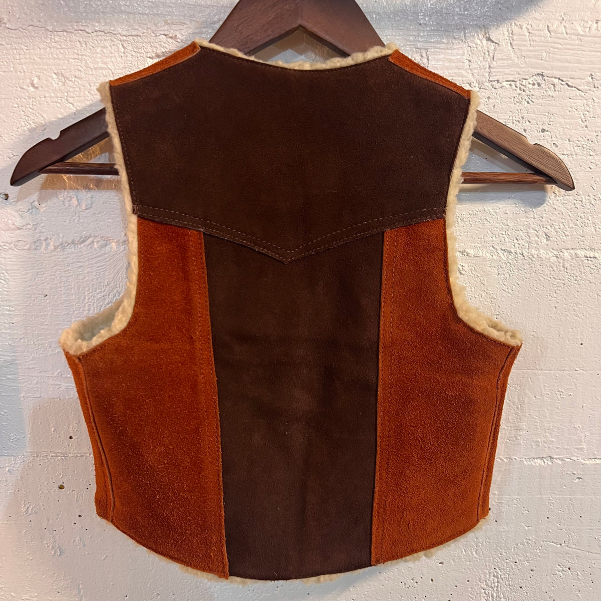 Vintage 1970's Genuine Suede Leather Faux Shearling Fleeced Lined Vest - Youth Large - Brown/Tan