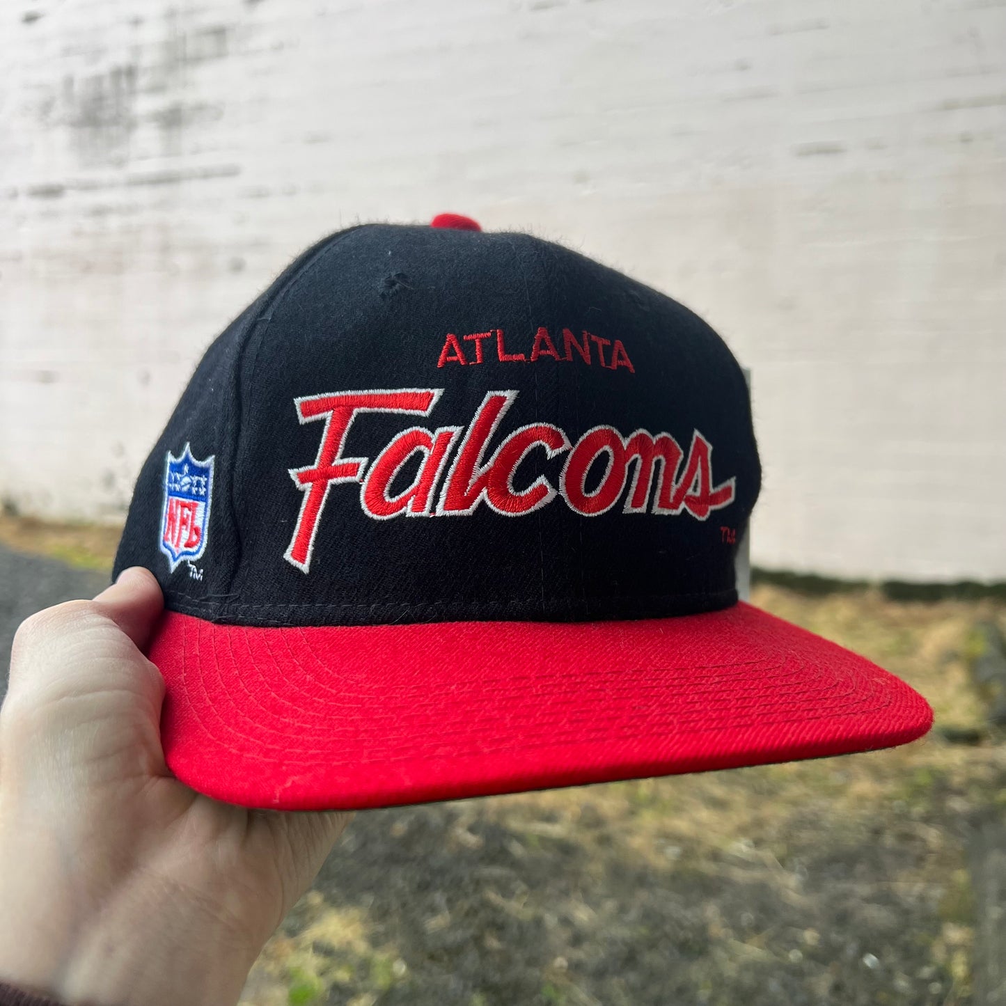 Deadstock Vintage Sports Specialties Atlanta Falcons Script Fitted Wool Hat - Size 7 1/4 - Made In USA - Black/Red/White/Green - 100% Wool