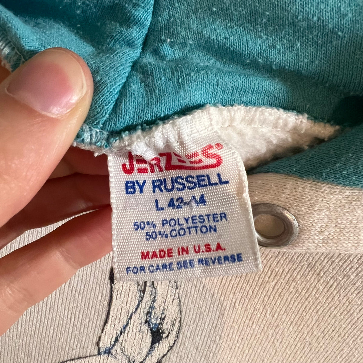 Vintage 80’s Jerzees Snowshoe Bunnies Raglan Sleeve Hoodie Sweatshirt - Size Large - Made In USA - White/Blue