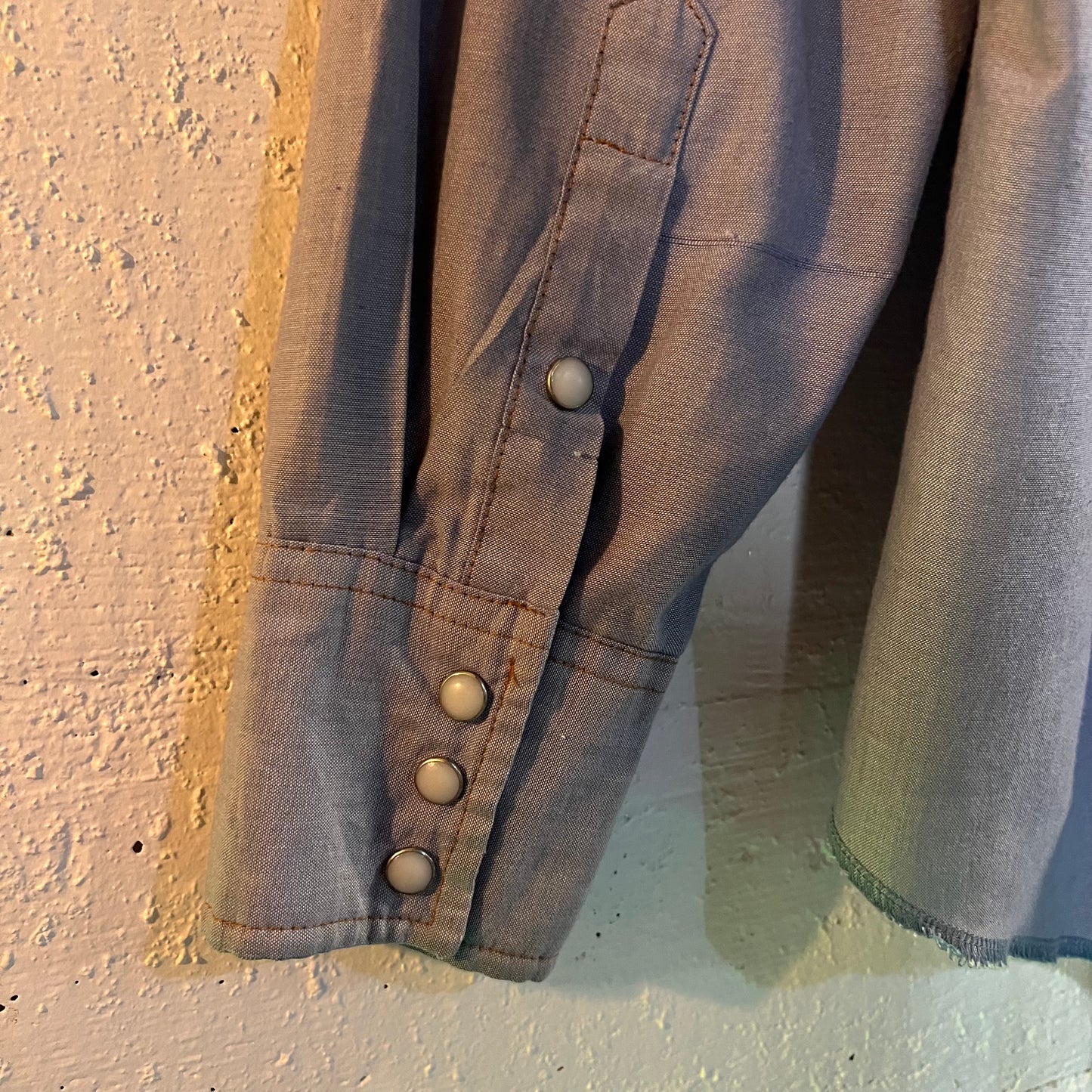 Vintage Wrangler Western Chambray Pearl Snap Shirt - Size X-Large (17) - Light Blue