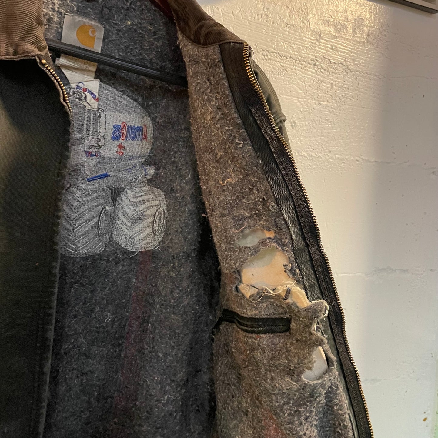 Vintage 2000's Distressed Embroidered Carhartt Detroit Blanket Lined Jacket - Size Large - Black - J01-BLK