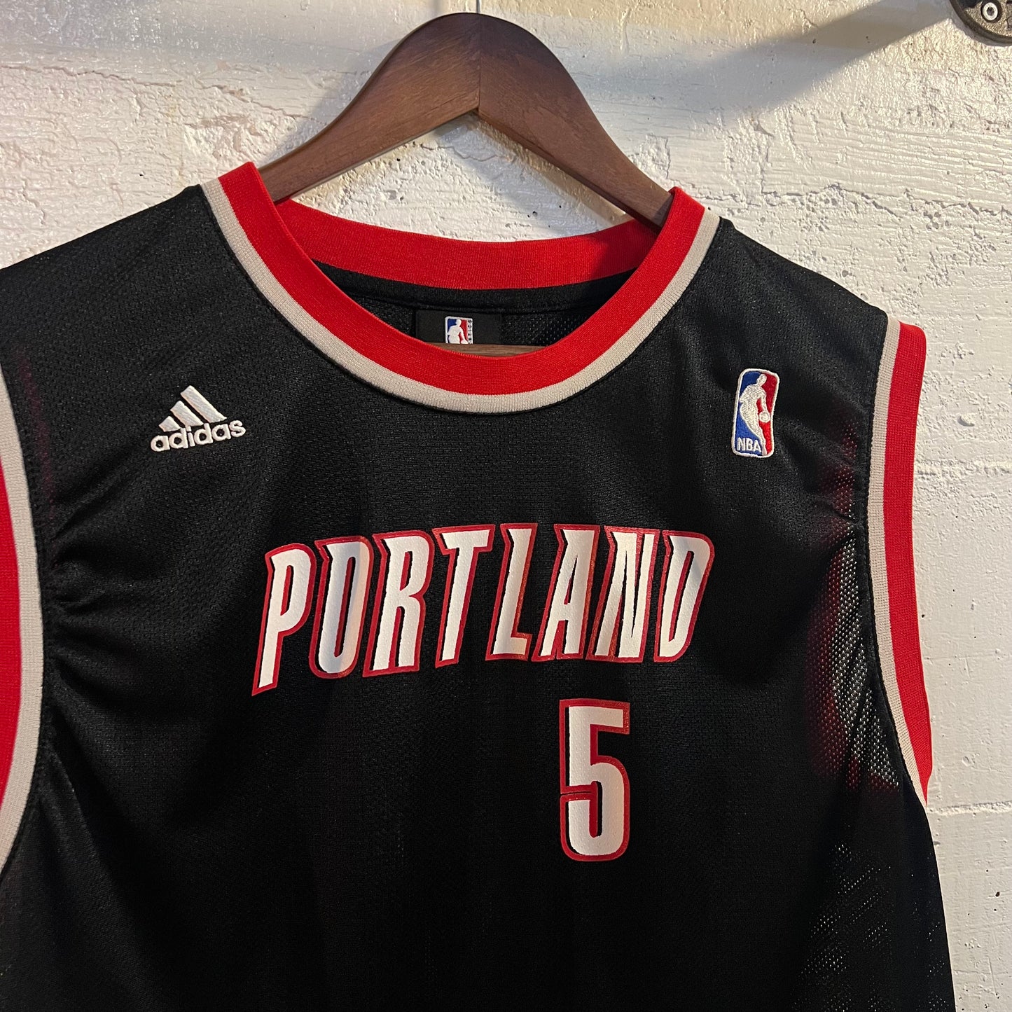2000’s Adidas Portland Trailblazers ‘Fernandez #5’ Mesh Basketball Jersey - Size Youth XL - Black/Red/White
