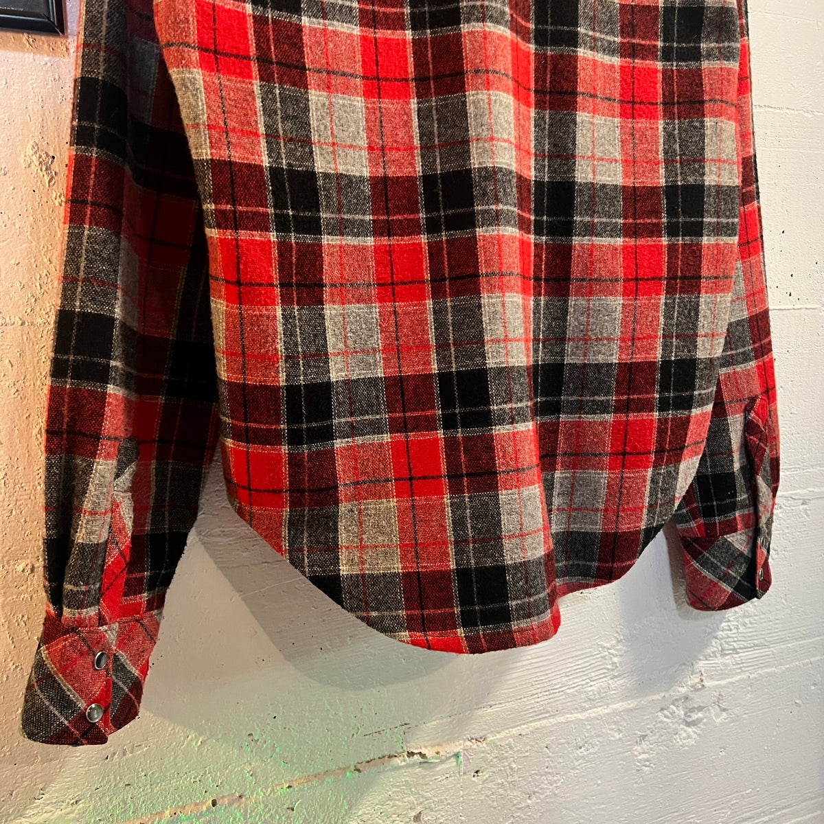 Vintage Hand Made Pearl Snap Southwestern Wool Plaid Flannel - Size Large - Red/Grey/White/Black