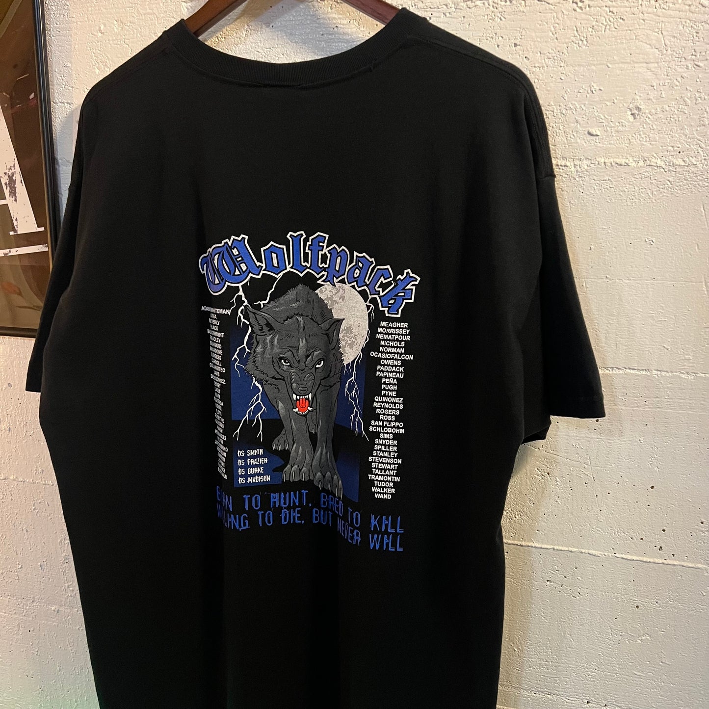 Vintage 90's U.S. Military Charlie Company 'Wolfpack' T-Shirt - Size XL - Black