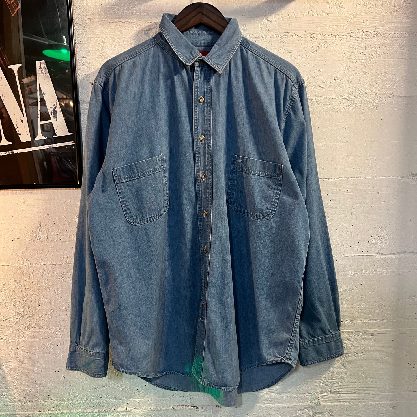 Vintage 90’s Marlboro Denim Button Up Long Sleeve Shirt - Size Large - Made In USA - Light Wash