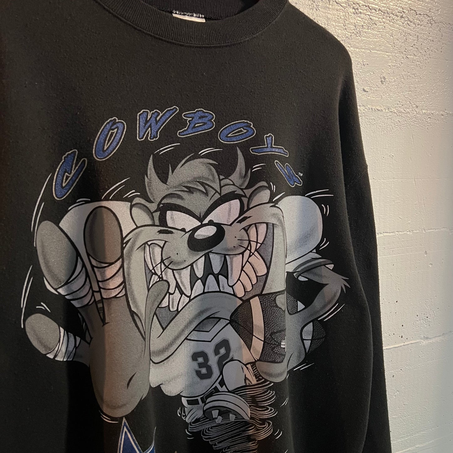 Vintage 90's Dallas Cowboys x Looney Tunes 'Taz' Crewneck Sweatshirt - Size XL - Made In USA - Tultex