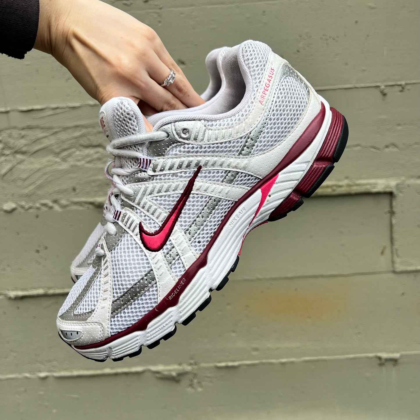 Vintage 2007 Nike Air Pegasus+ Bowerman Series - Size 9.5W/8M - White/Red-Pink - #31669-181