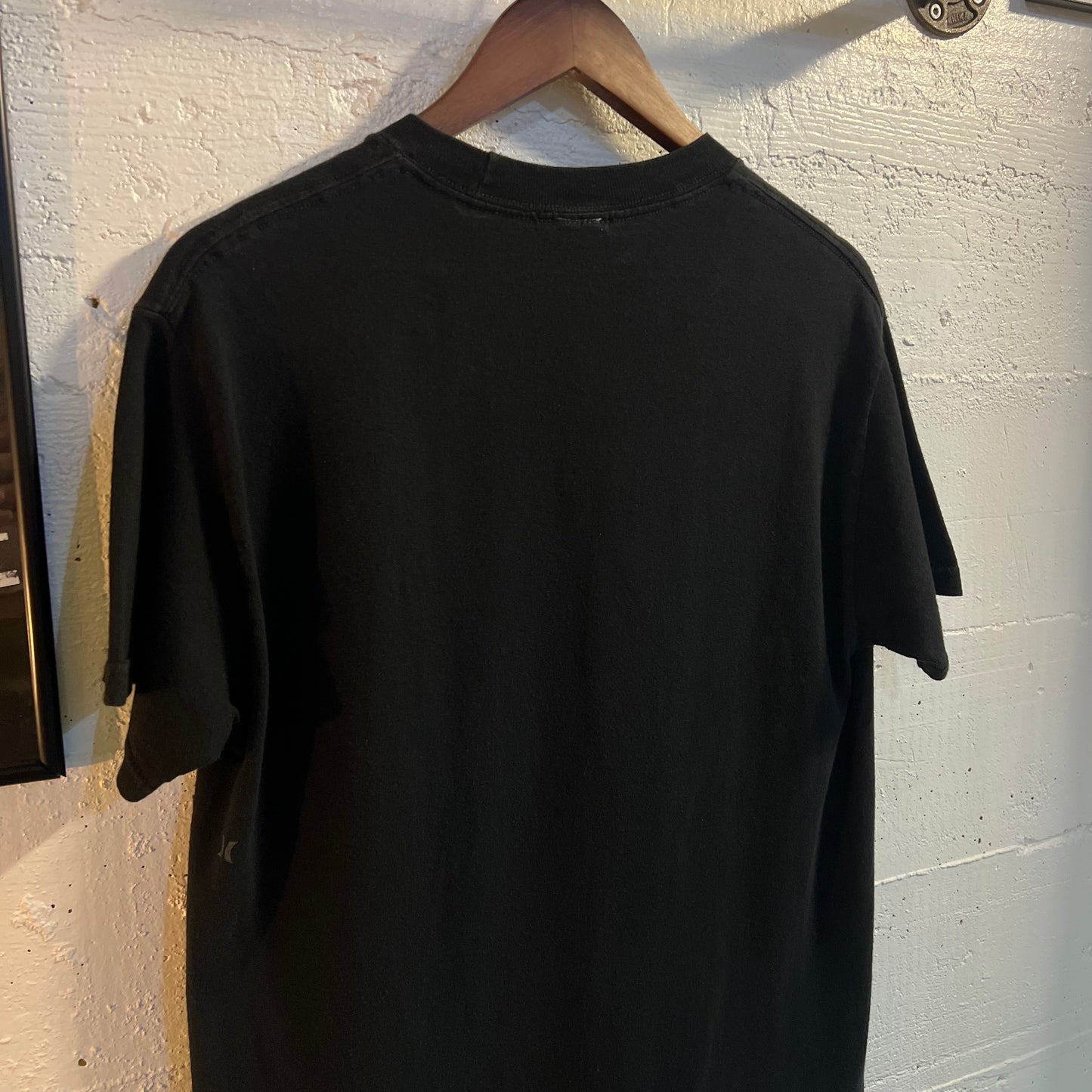 Vintage 2000's Hurley Int. 'Freedom Co." Center Logo T-Shirt - Size Medium - Black/Green