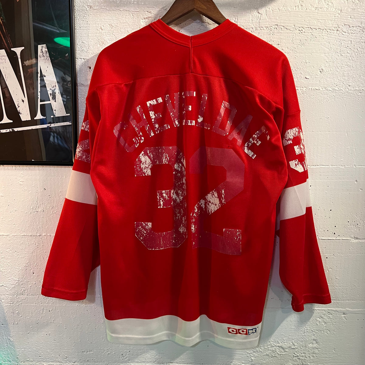 Vintage Faded Detroit Red Wings ‘Cheveloae #32’ Hockey Jersey - Size Medium - Made In USA - Red/White