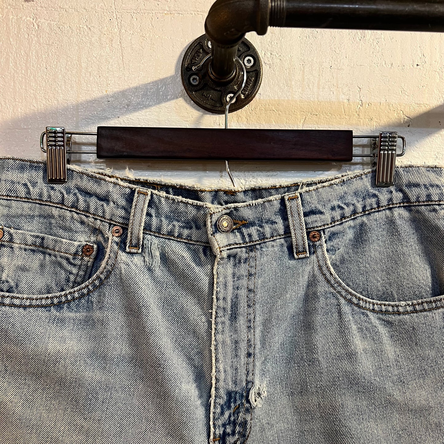 Vintage Levi's 550 Relaxed Fit Cut Off Denim Shorts - Size 33 - Made In USA - Light Wash