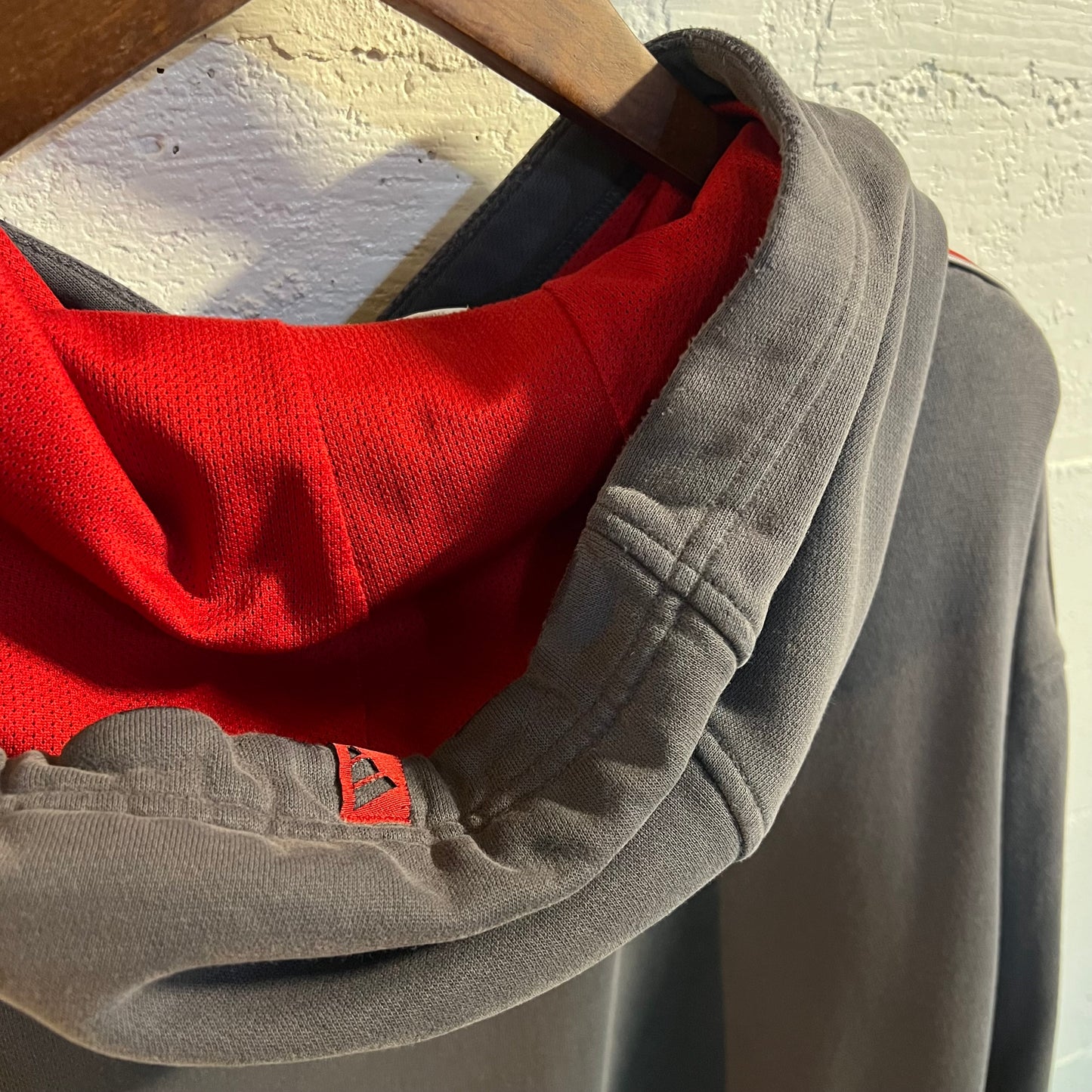 Vintage 2004 Adidas Center Three Stripe Logo Oversized Hoodie - Size XL - Red/Gray