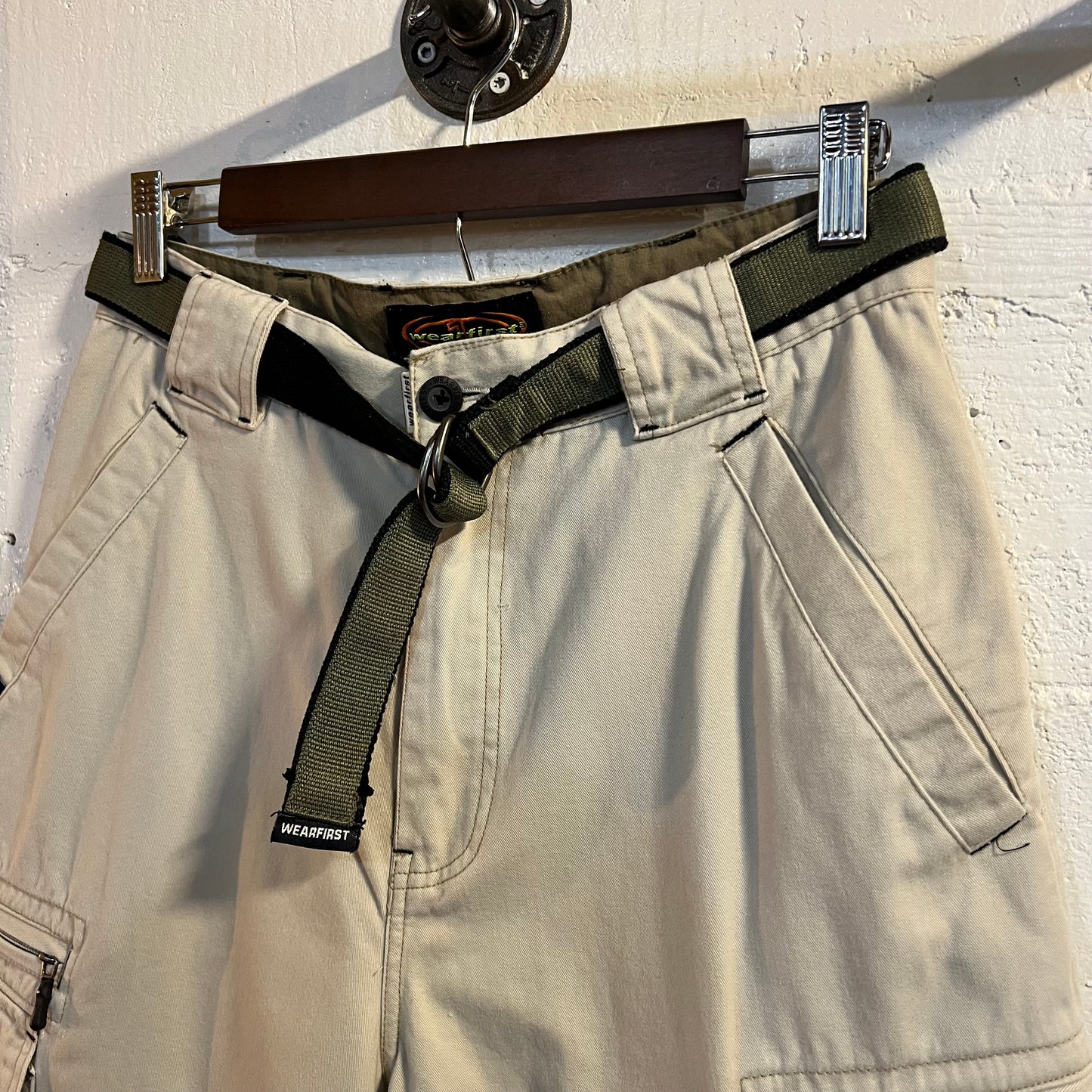 Vintage Y2K Wearfirst Baggy Cargo Shorts - Size 29 - Tan