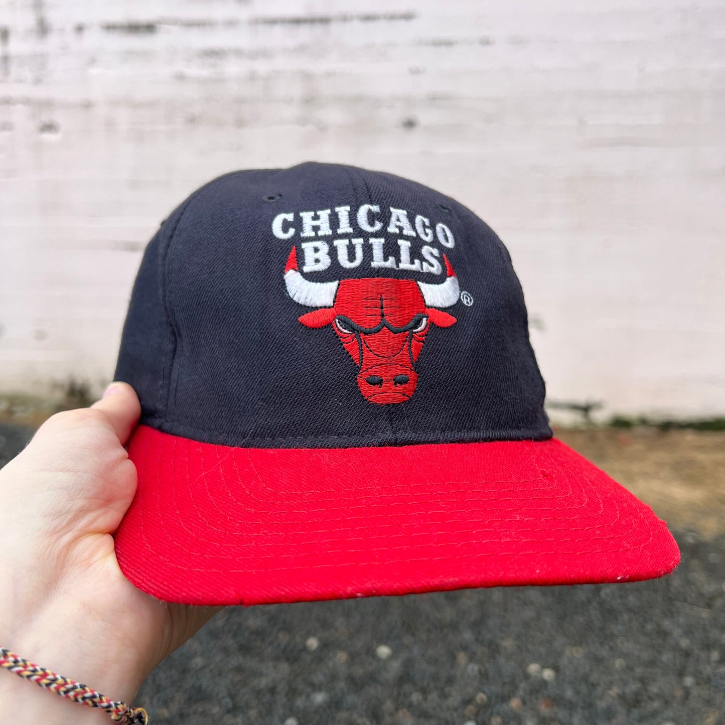 Vintage 90's Chicago Bulls Starter Wool Fitted Hat - Size 7 - Black/Red