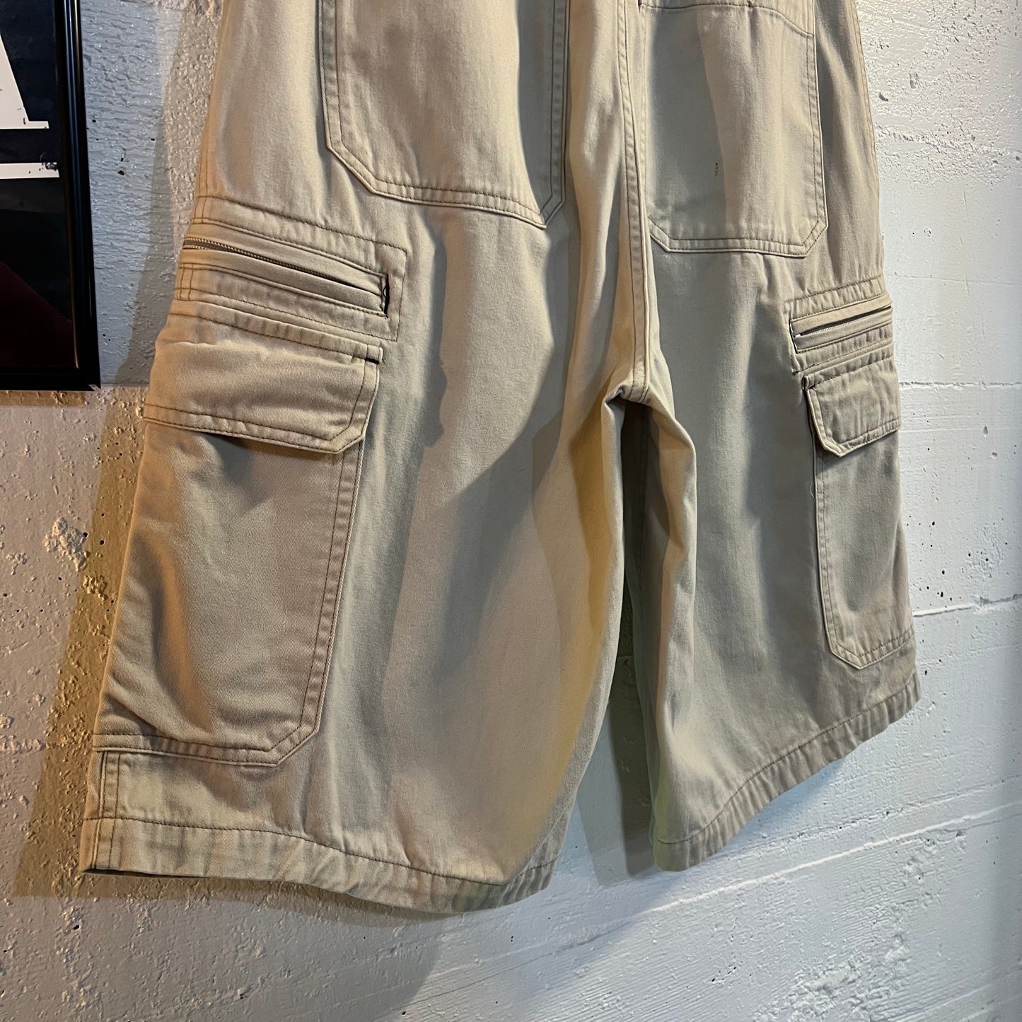 Vintage Y2K Wearfirst Baggy Cargo Shorts - Size 29 - Tan