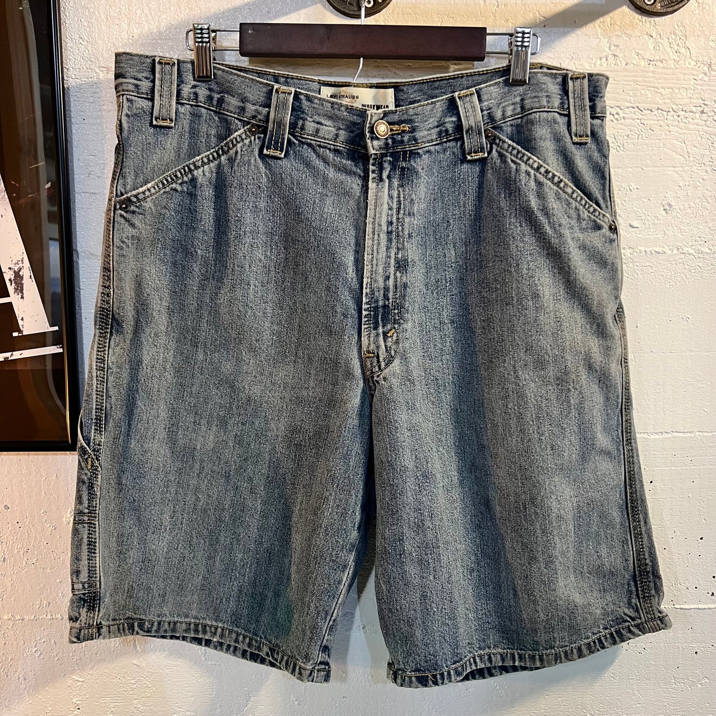 Vintage Y2K Levi's Workwear Denim Carpenter Shorts - Size 36 - Light Wash