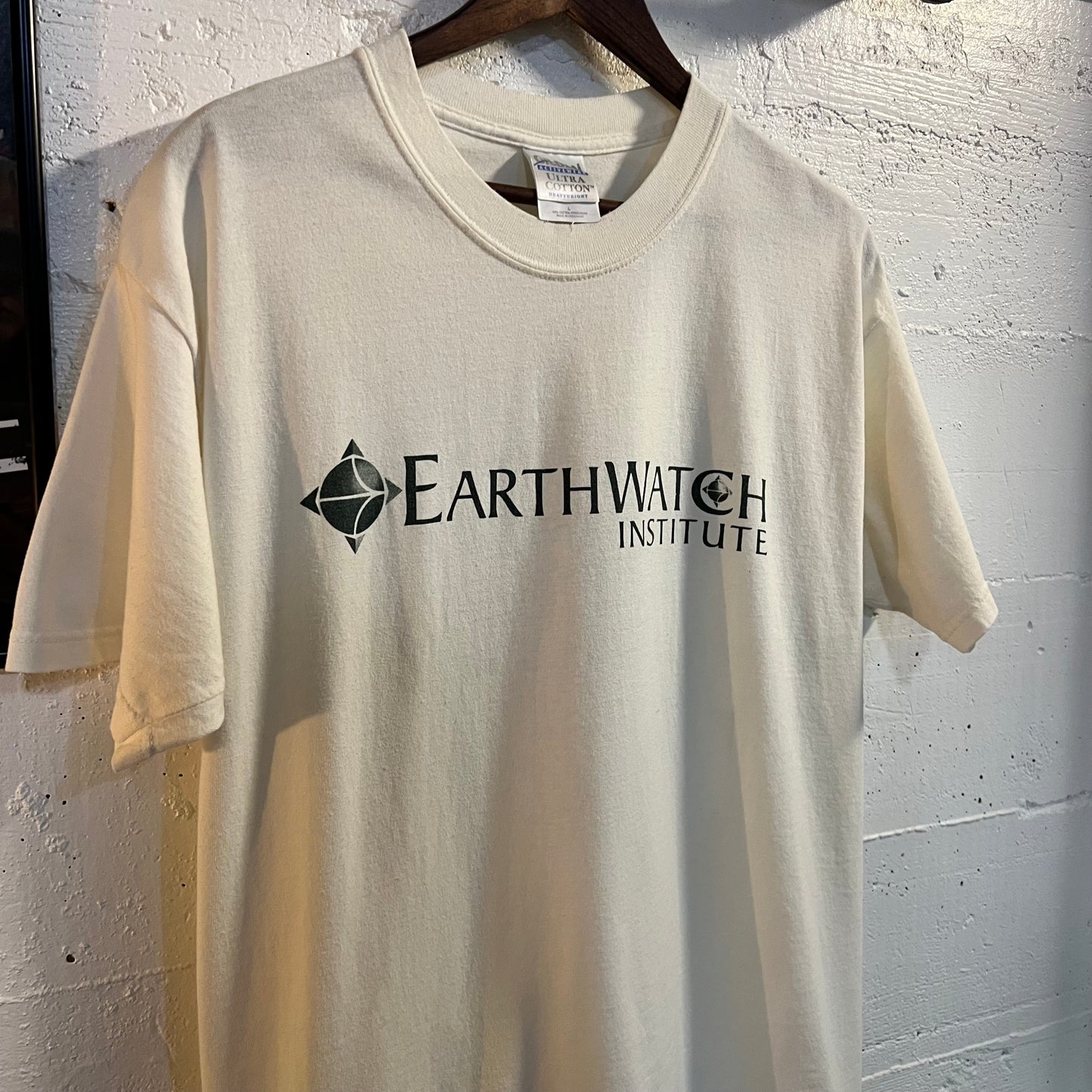 Vintage Earthwatch Institute Research Team T-Shirt - Size Large - Off White/Green