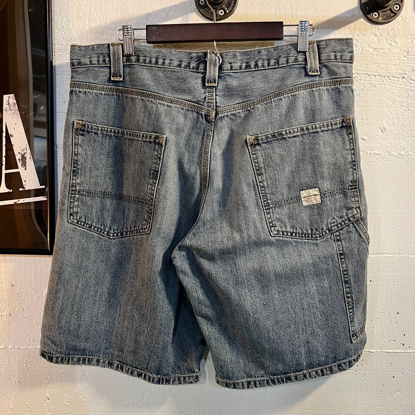 Vintage Y2K Levi's Workwear Denim Carpenter Shorts - Size 36 - Light Wash