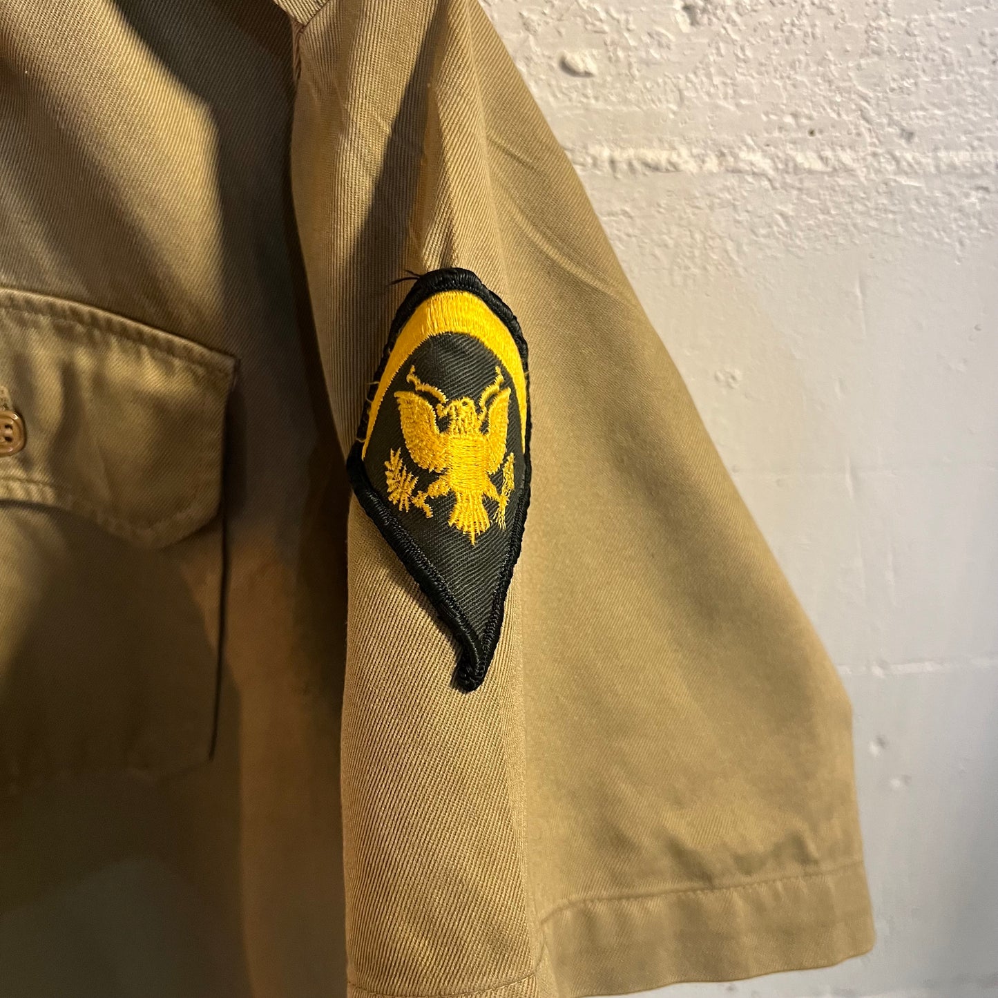 Vintage 1966 U.S. Army Specialist 8.2oz Cotton Khaki SH-1 Quarter Sleeve Shirt - Size Large - Made In USA - DSA-100-4271