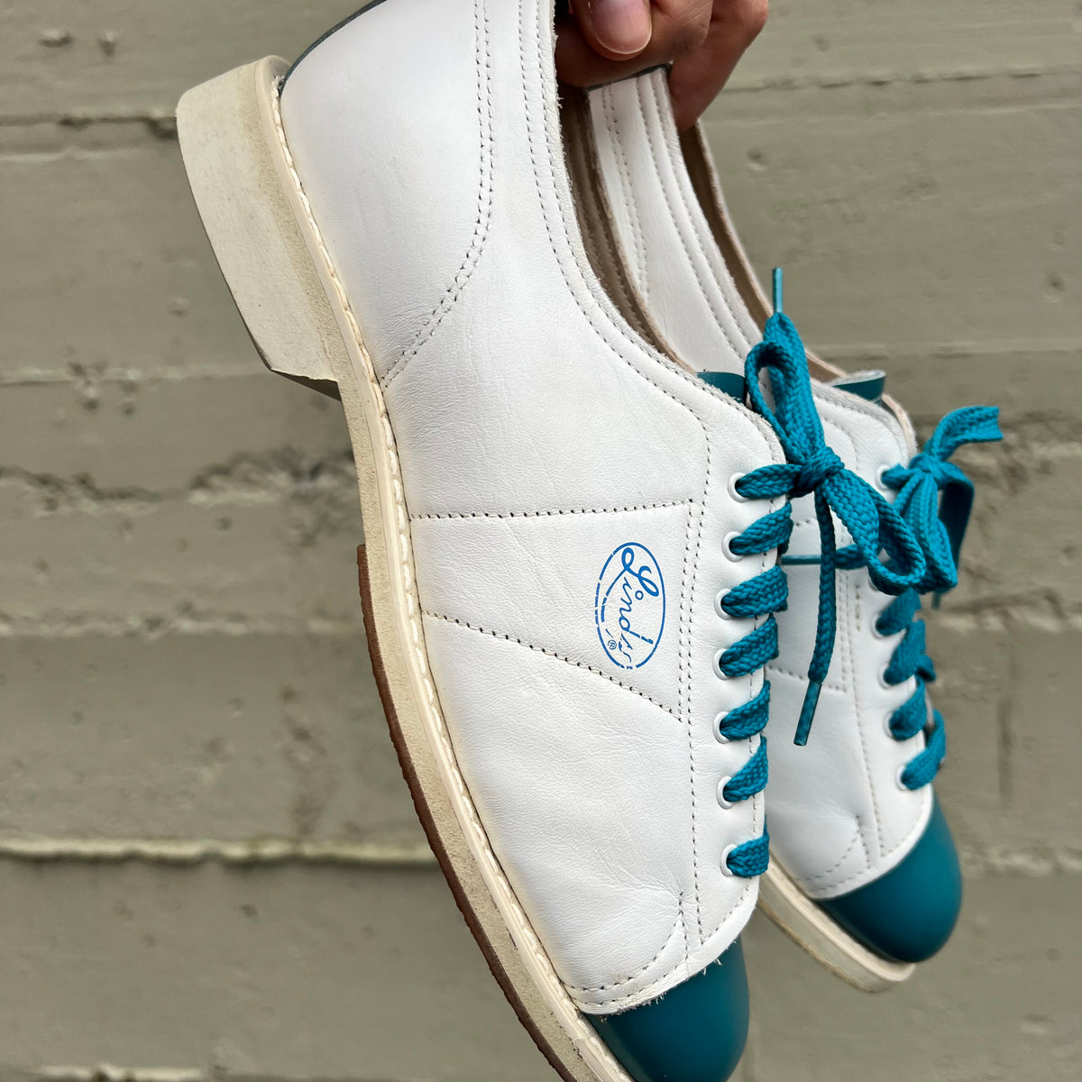 Vintage Linds 2-Tone Leather Lace Up Bowling Shoes - Size 6.5W/5M - Made In USA - Blue/White