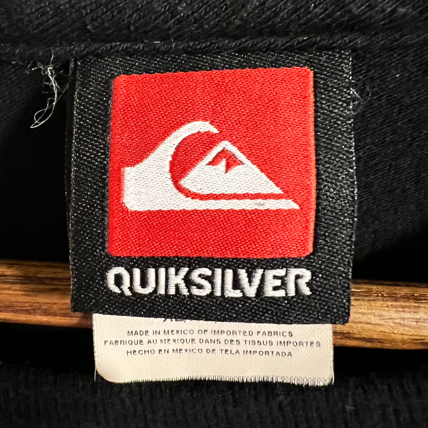 Vintage 2000's Quiksilver Hawaii Flag Graphic T-Shirt - Size XL - Black/Tan