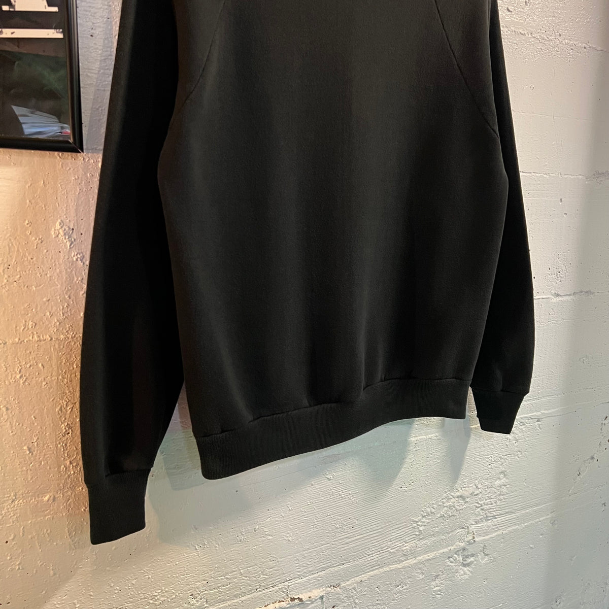 Vintage Early 1980's Illinois National Guard Officer Candidate School (O.C.S.) Raglan Crewneck Sweatshirt - Size Large - Made In USA - Black/Gold