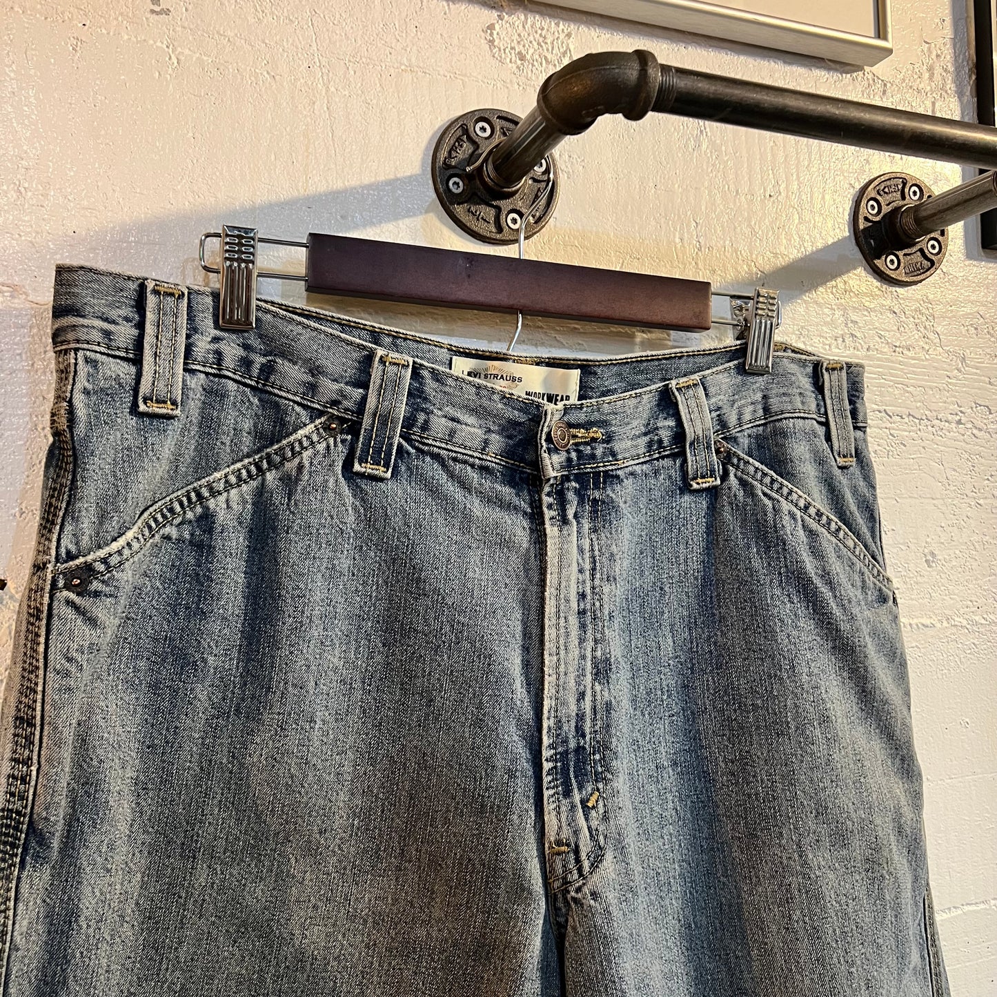 Vintage Y2K Levi's Workwear Denim Carpenter Shorts - Size 36 - Light Wash
