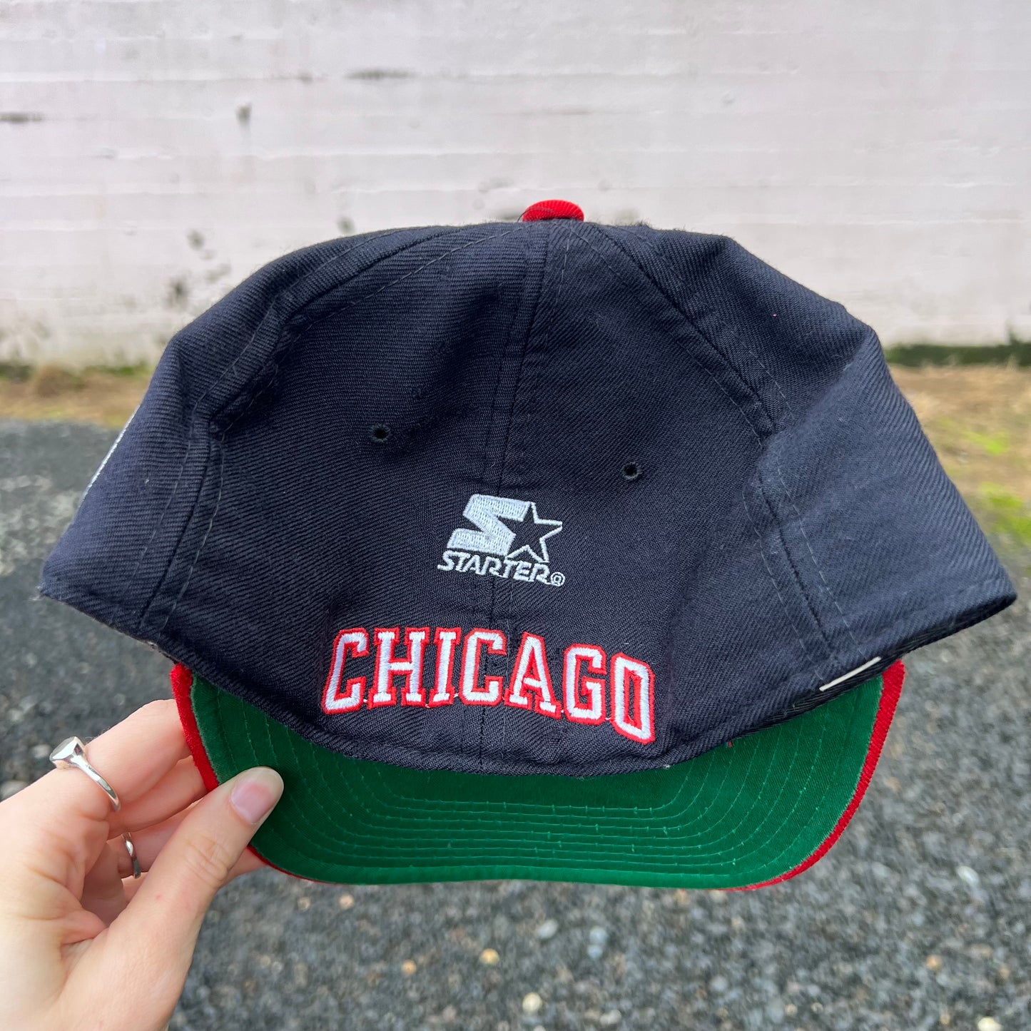 Vintage 90's Chicago Bulls Starter Wool Fitted Hat - Size 7 - Black/Red