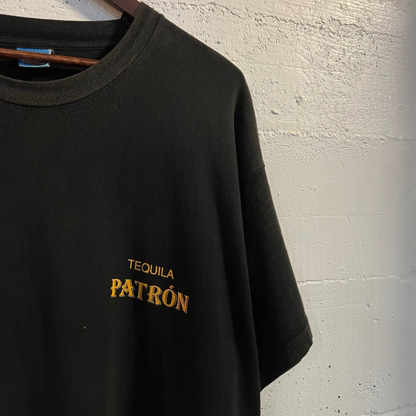 Vintage 90's Patrón Tequila Single Stitch Distressed T-Shirt - Size XL - Made In USA - Black/Gold