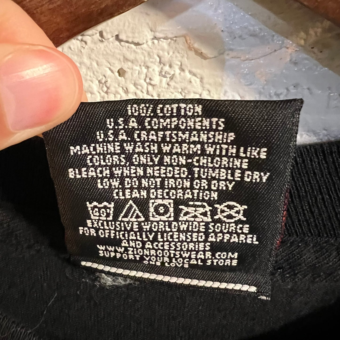 2007 Zion Roots Wear Bob Marley ‘Ganja’ T-Shirt - Size Small - Made In USA - Black/Multi