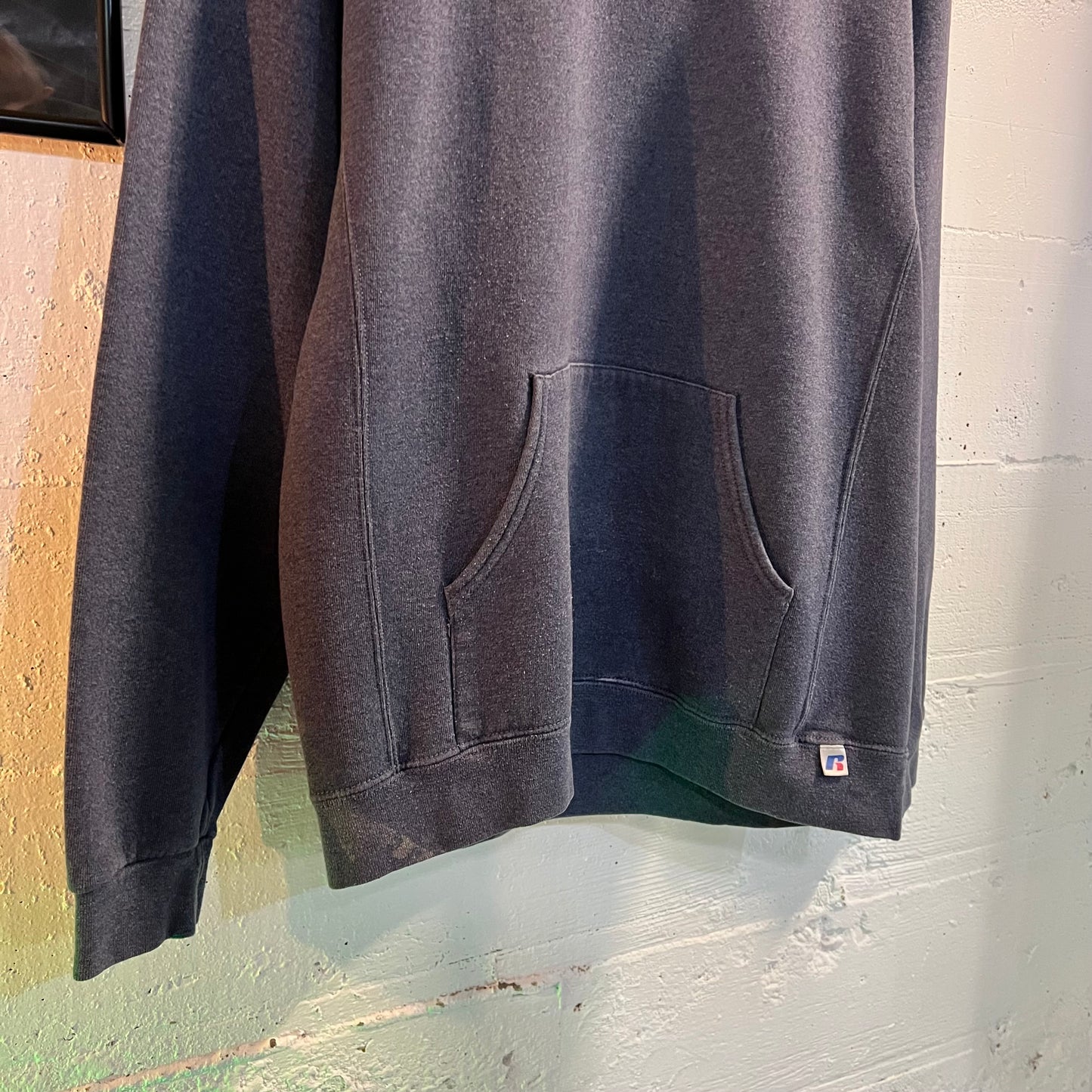 Vintage Y2K Russell Athletic Blank Distressed Pullover Hoodie - Size Large - Charcoal Grey