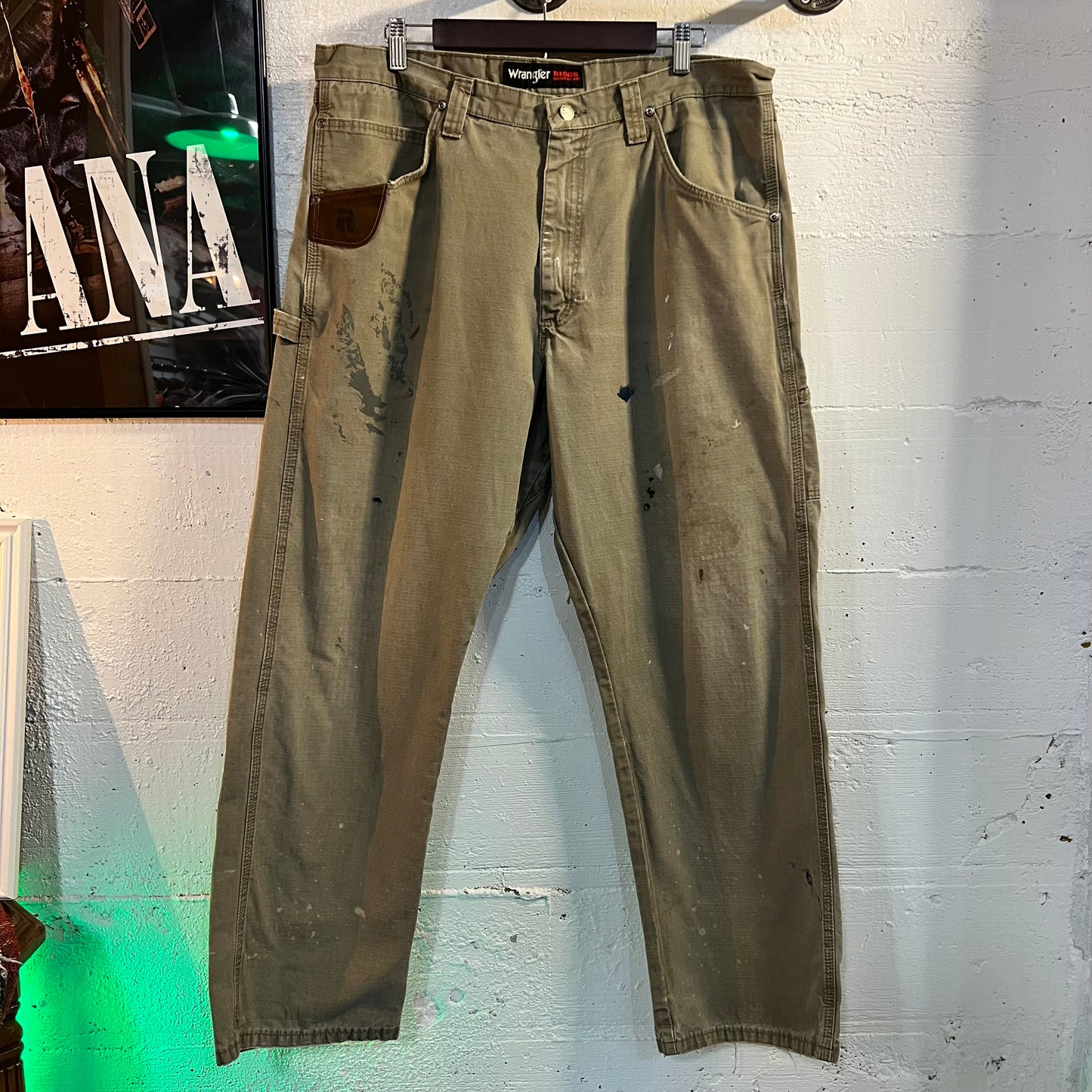 Vintage Distressed Wrangler Riggs Workwear Cargo Pants - Size 36x30 - Khaki Green