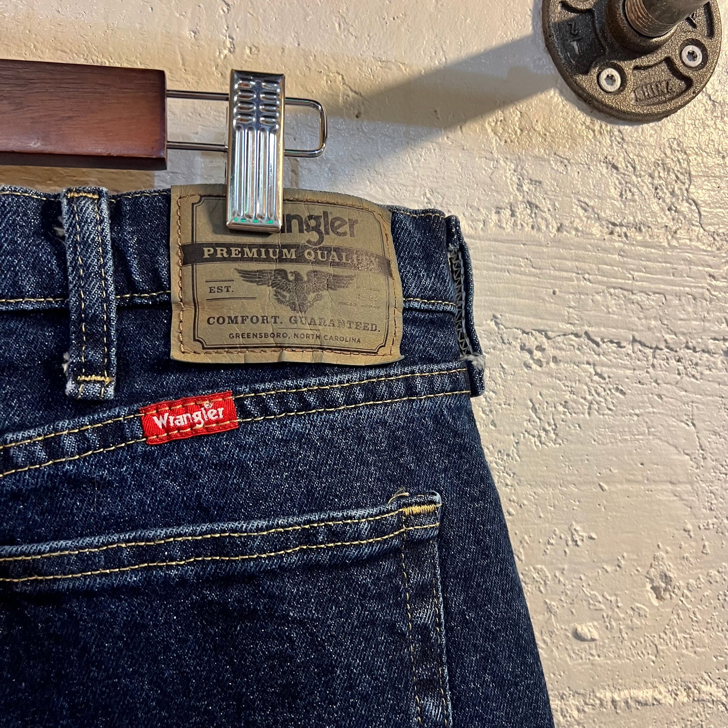 Vintage Wrangler Relaxed Fit Baggy Denim Shorts - Size 34 - Dark Wash