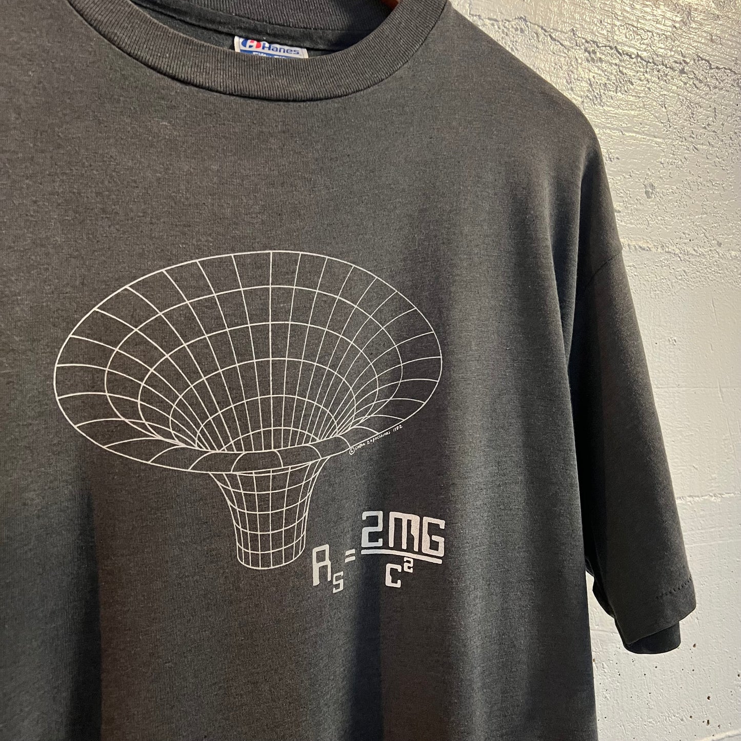 Vintage 80's Faded Single Stitch 'Schwarzchild Radius Let There Be Light' Graphic T-Shirt - Size XL - Made In USA - Black/White