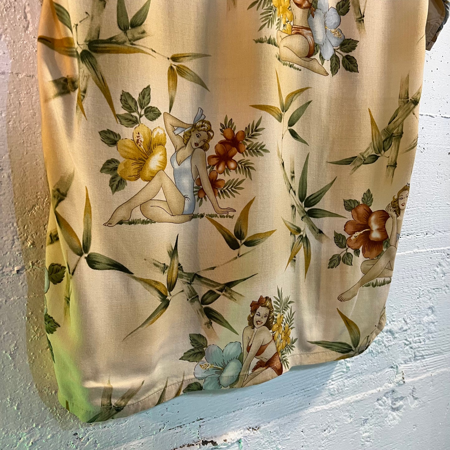 Vintage Pierre Cardin Hawaiian Pin Up Rayon Short Sleeve Button Up Shirt - Size Small - Made In Korea - Earth Toned
