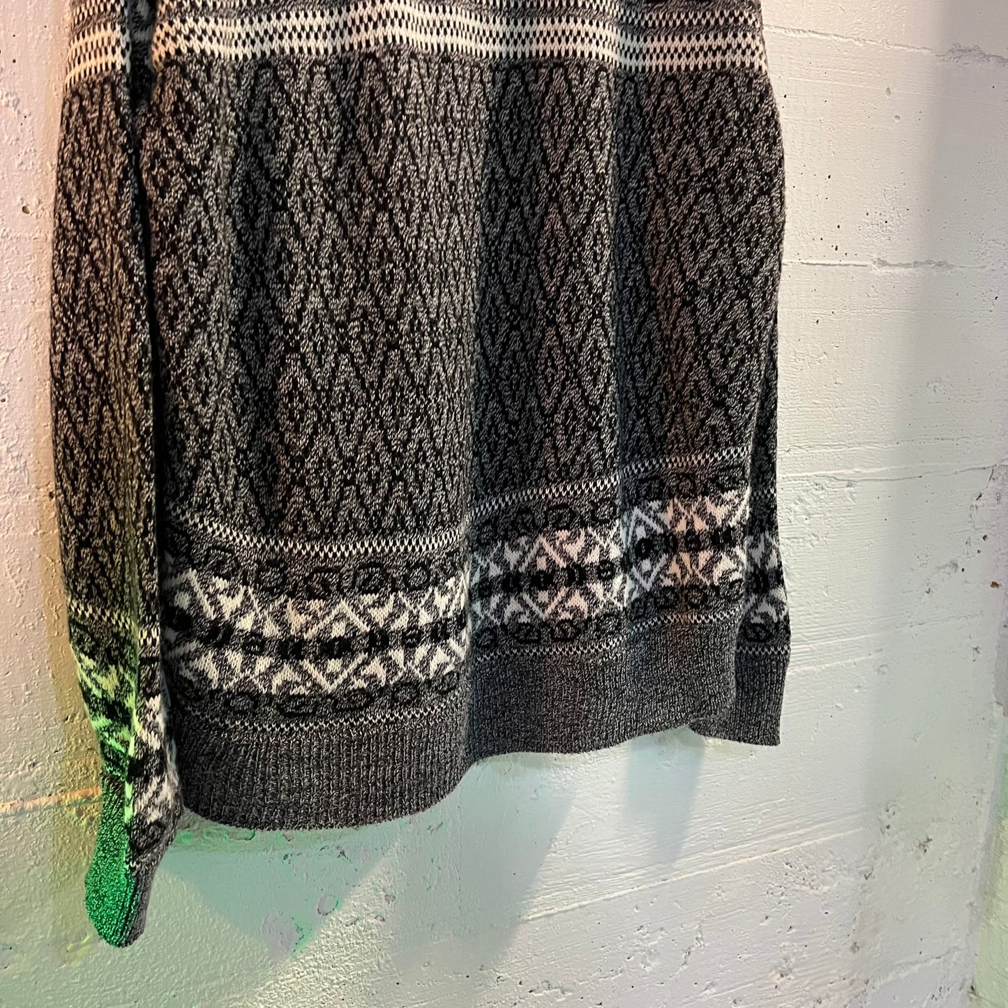 Vintage 80’s Jantzen Norwegian Knitted Sweater - Size XL - Made In USA - Grey/Black/White