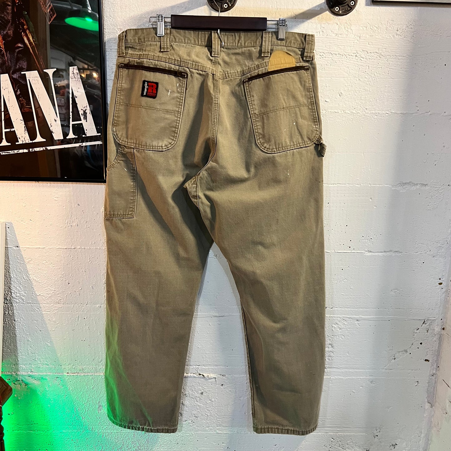 Vintage Distressed Wrangler Riggs Workwear Cargo Pants - Size 36x30 - Khaki Green