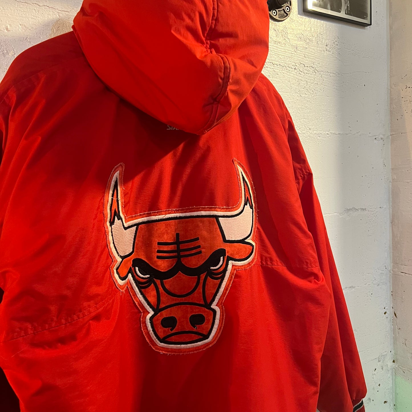 Vintage 90's Chicago Bulls Hooded Starter Jacket - Size XL - Red/Black