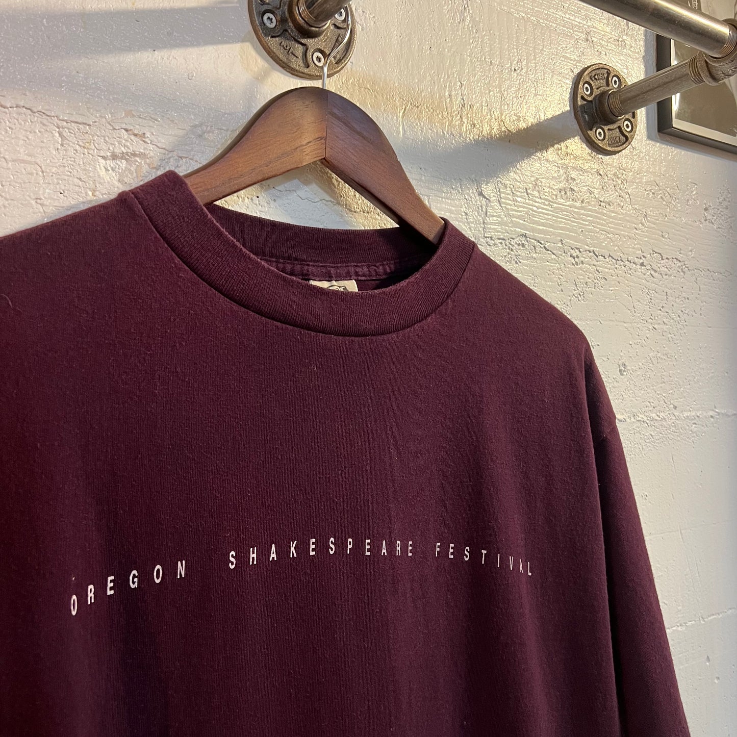 Vintage Oregon Shakespeare Festival Single Stitch T-Shirt - Size Large - Made In USA - Beautiful Maroon Color