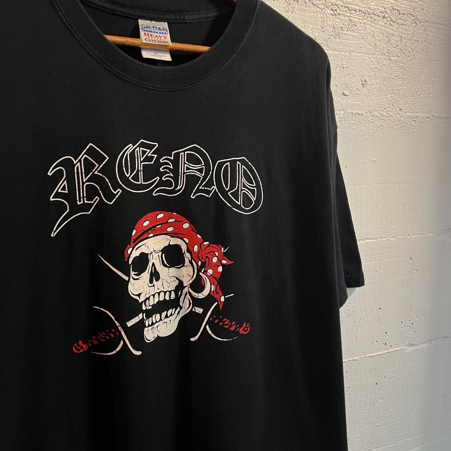 Vintage Y2K 2000's Reno Pirate Jolly Rogers Graphic T-Shirt - Size XL - Black