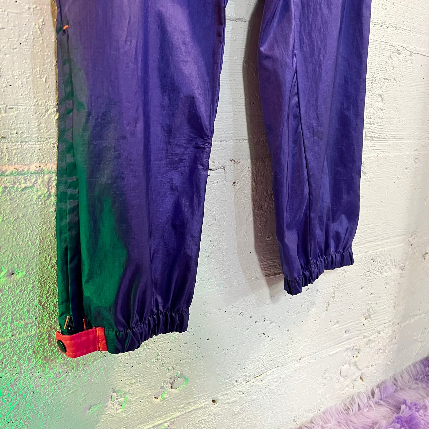 Vintage Columbia Women’s Windbreaker Top & Bottom Set - Size XL/L - Made In Taiwan - Purple/Pink/Orange